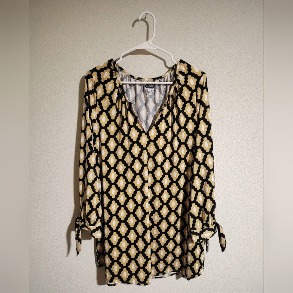 Mud Pie Cream Graphic Long Tied Sleeves Blouse